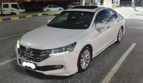 Gebraucht Honda Accord Zu verkaufen in Al Sadd , Doha #7569 - 1  image 